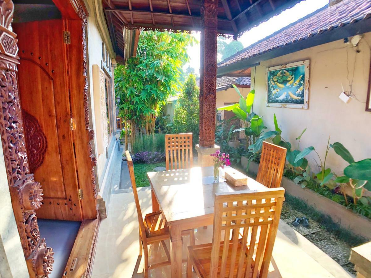 Uma Dewi Guest House Убуд Екстериор снимка